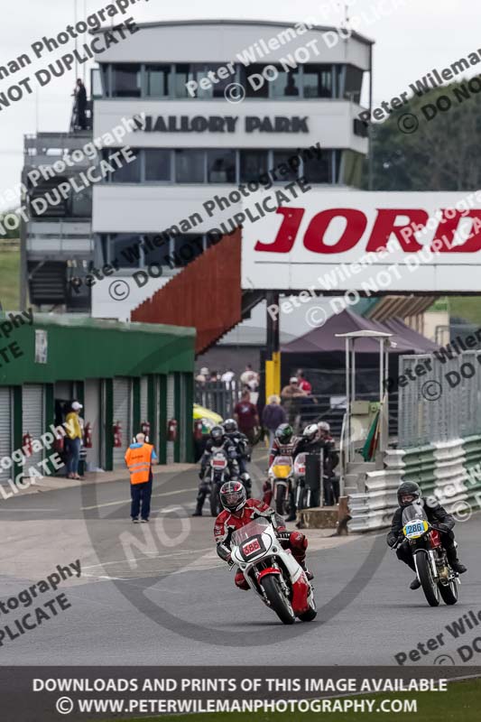 Vintage motorcycle club;eventdigitalimages;mallory park;mallory park trackday photographs;no limits trackdays;peter wileman photography;trackday digital images;trackday photos;vmcc festival 1000 bikes photographs